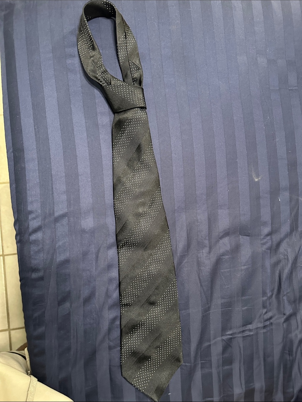 Tie detected